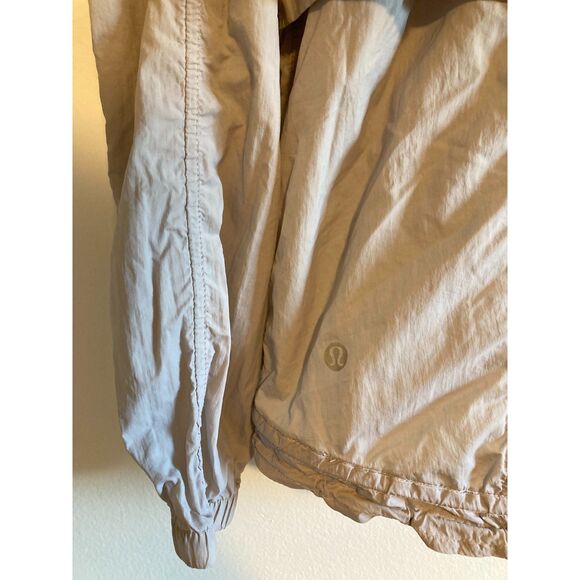Lululemon Hood Lite Jacket in Chrome Packable Jacket Size 4 - Picture 7 of 9